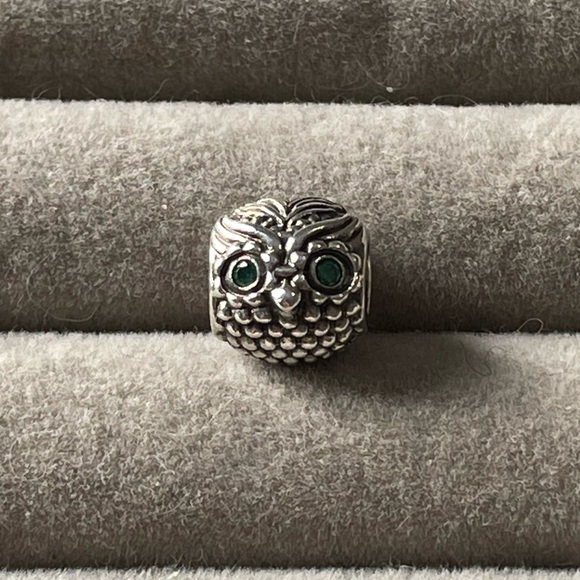 Pandora Silver Owl Charm with Green Eyes - Picture 2 of 7